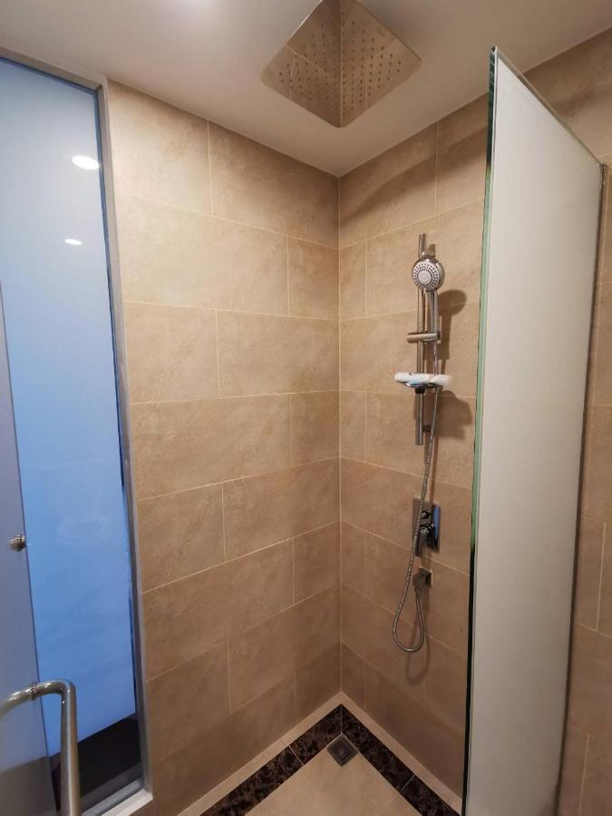 Espana Condo Resort Джомтьен Экстерьер фото
